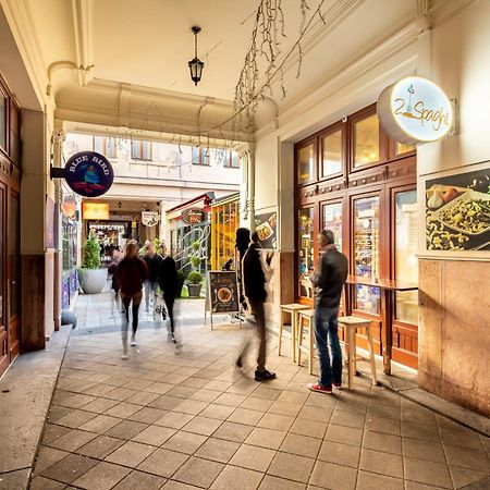 Super Central - Very Lively Area - In Gozsdu Budapest Exterior foto
