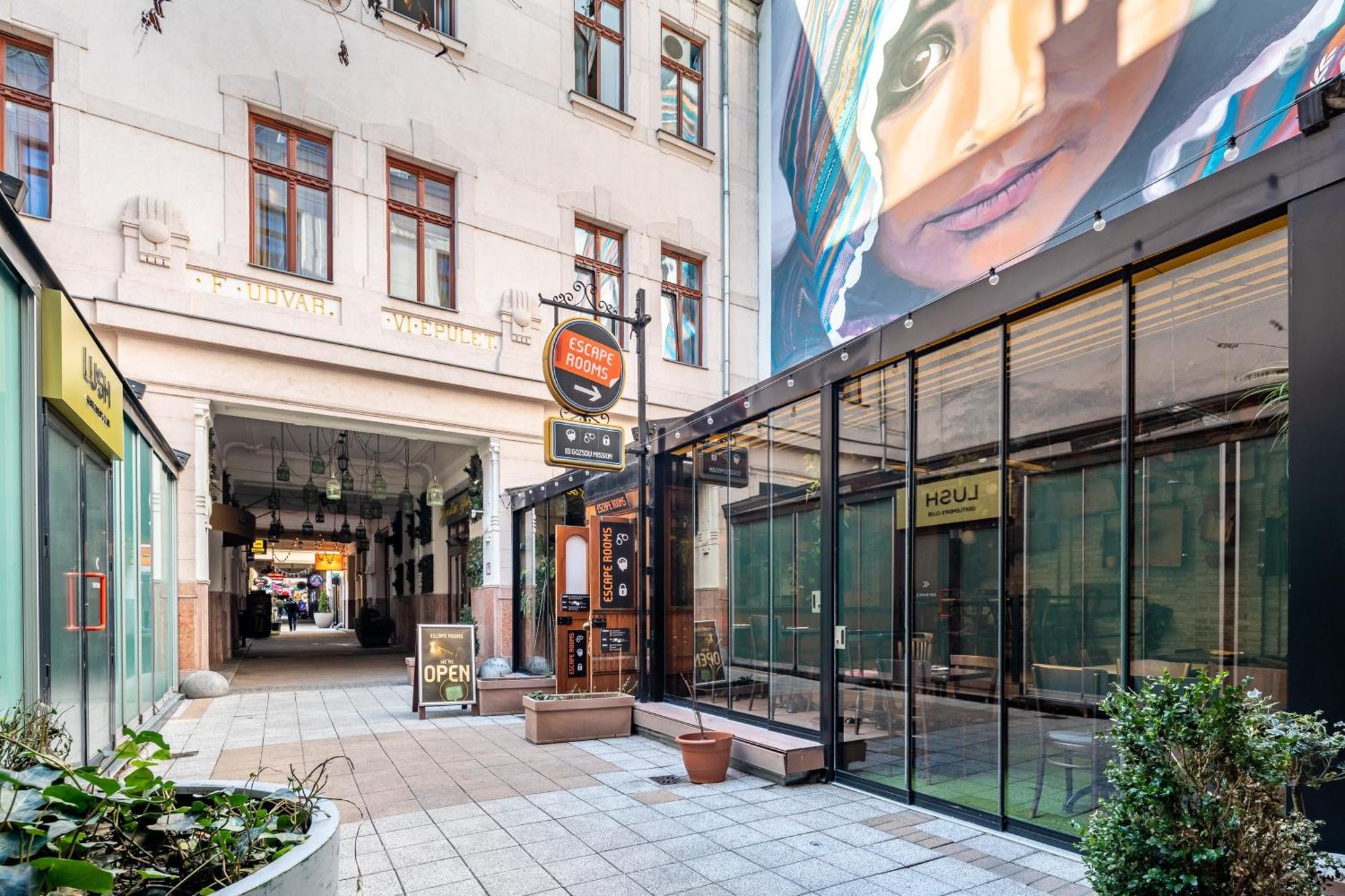 Super Central - Very Lively Area - In Gozsdu Budapest Exterior foto